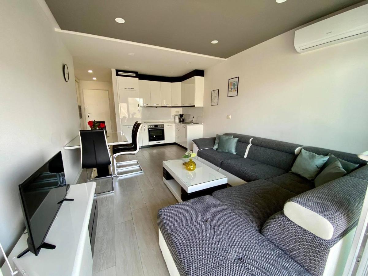 Lux Apartment Sea View Макарська Екстер'єр фото